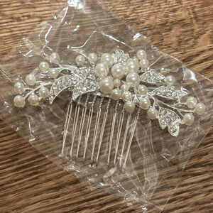 Elegant Silver and Pearl Hair Comb